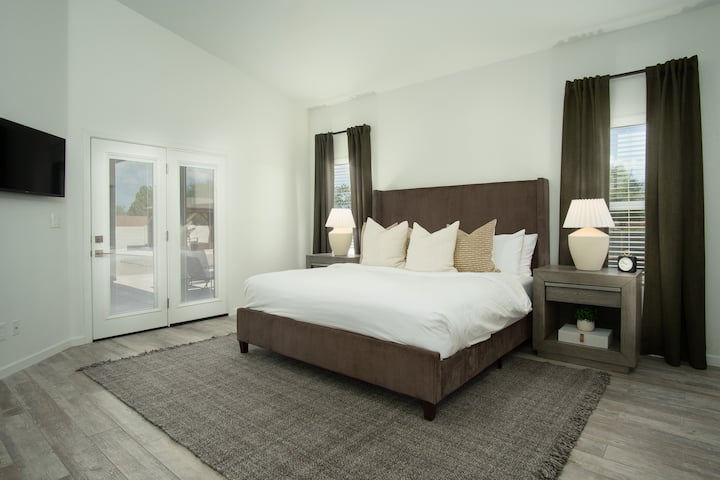 Primary bedroom, king bed