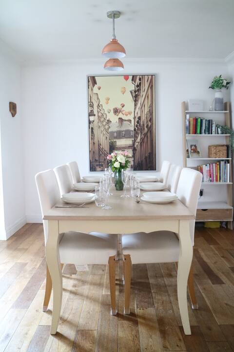 Spacious house & garden in quiet cul-de-sac