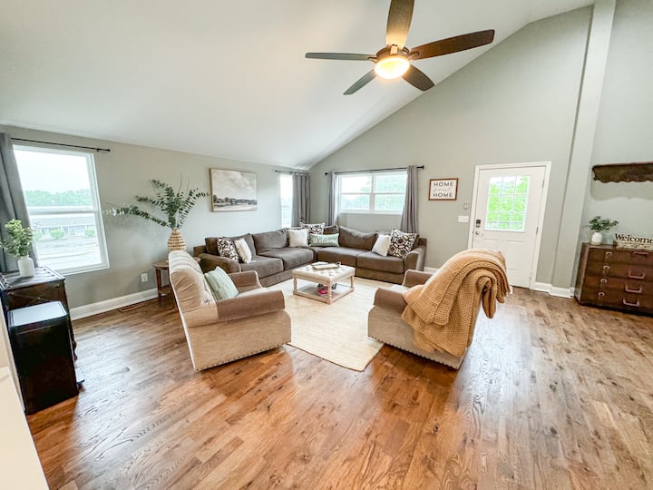 The Jefferson Loft - Belton, MO