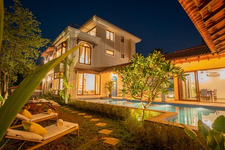 Amahoro 4-bedroom luxury villa with private Pool