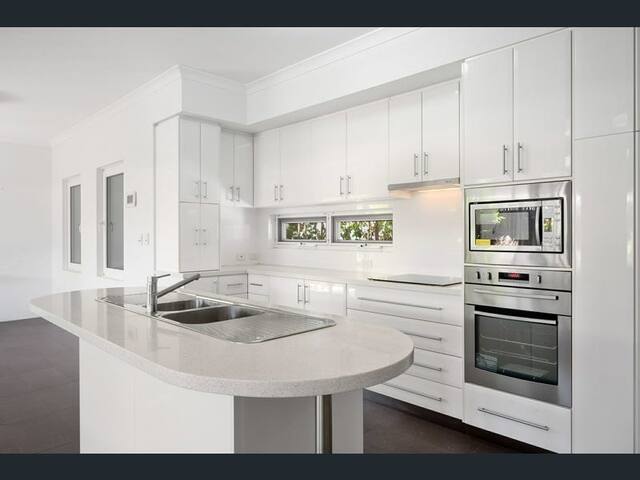 Maison de Samy Entire Swan River Bliss Australia