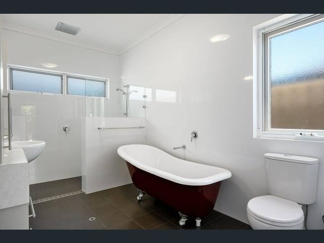 Maison de Samy Entire Swan River Bliss Australia gallery image 5