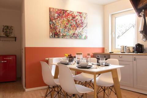 Close to Nürburgring, large garden, BBQ, close to the center