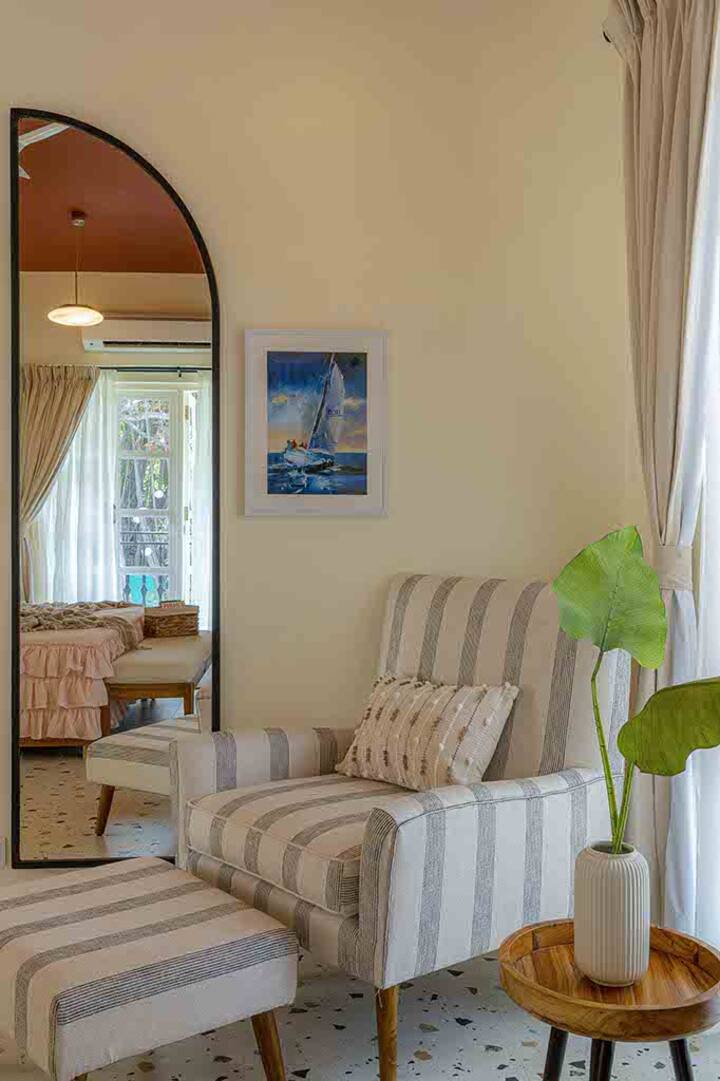 Living room image 3