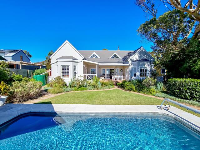 The Lake House/Peaceful Shores gallery image 3