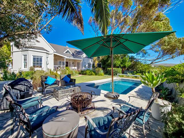 The Lake House/Peaceful Shores gallery image 2