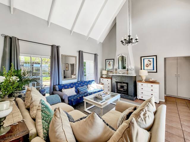 The Lake House/Peaceful Shores gallery image 5