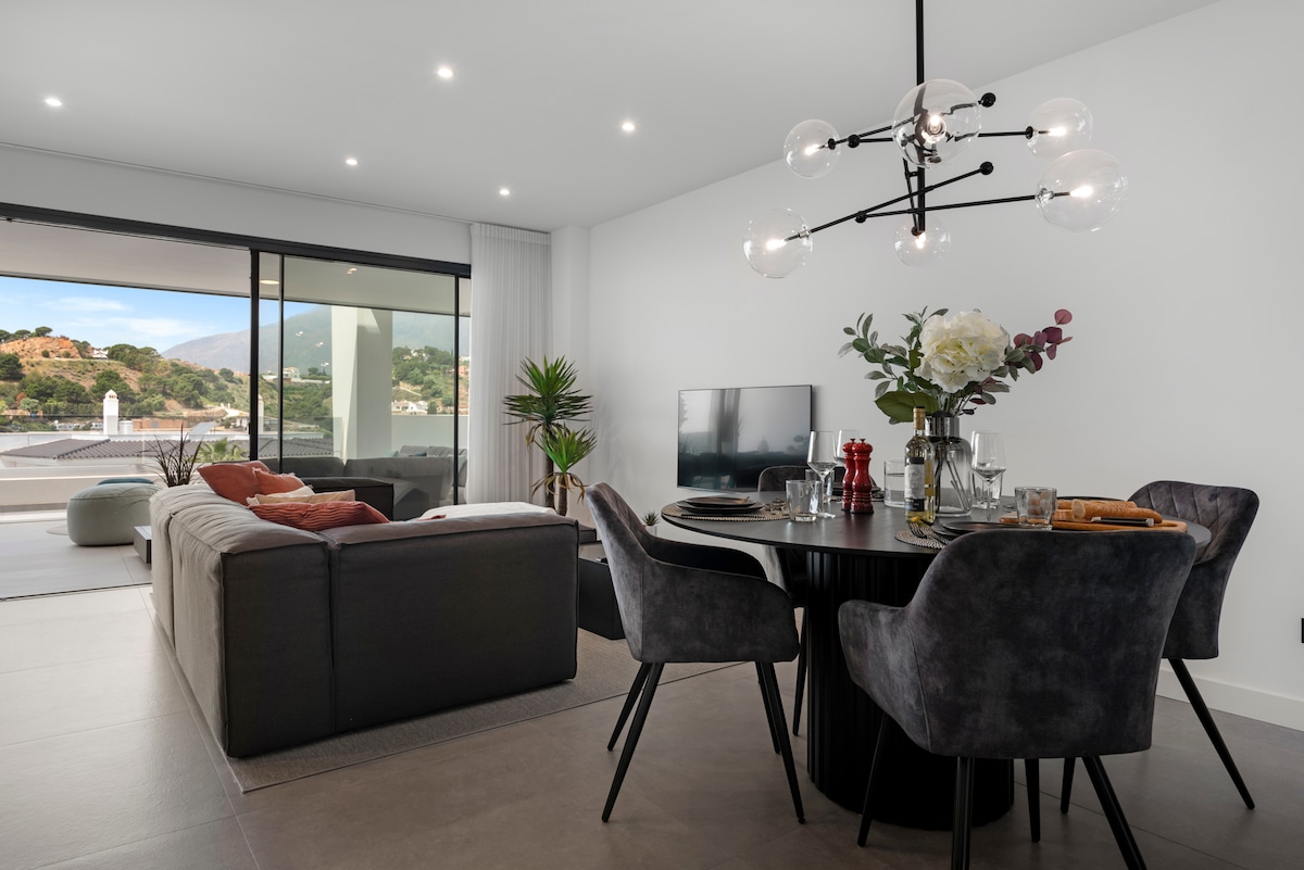 Successful Airbnb property: Casa Feliz - Luxury apartment Mirador Estepona. in Estepona