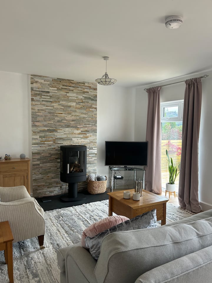 Cosy Cottage With Lake And Fell Views - Bowness-on-Windermere