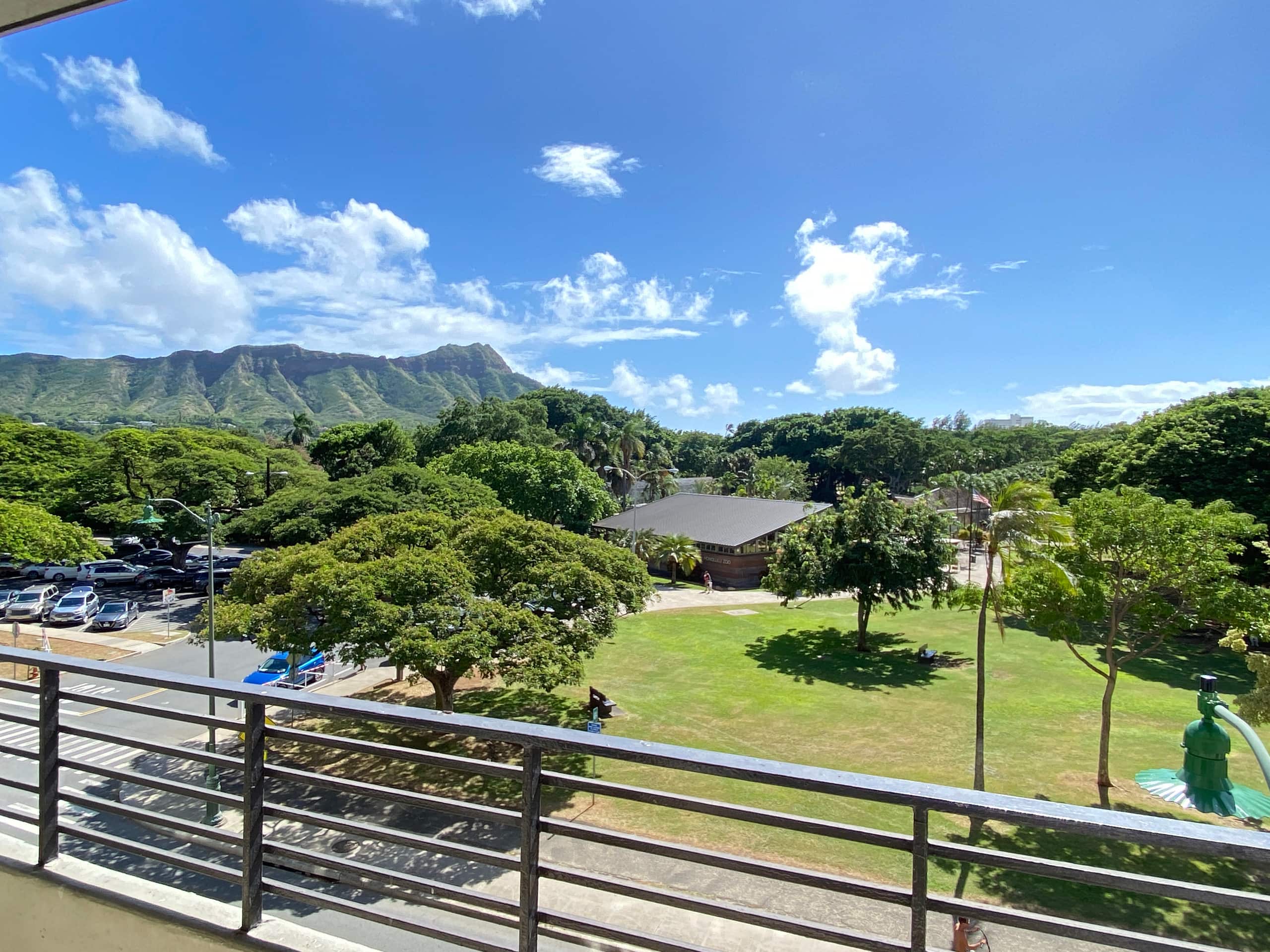 Condo in Honolulu · ★4.4 · Studio · 1 bed · 1 private bath - Image 18