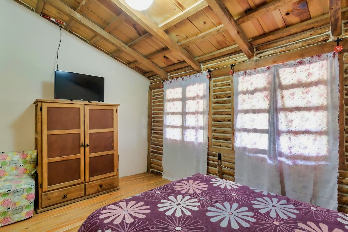 استمتع بالراحة المريحة في الأسرّة المريحة التي يحتوي عليها مكان الإقامة