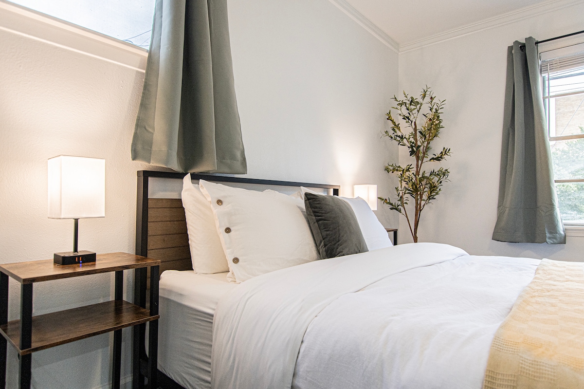 Downtown Austin Suite Retreat