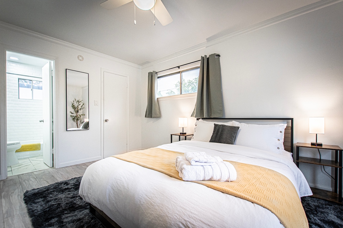 Downtown Austin Suite Retreat