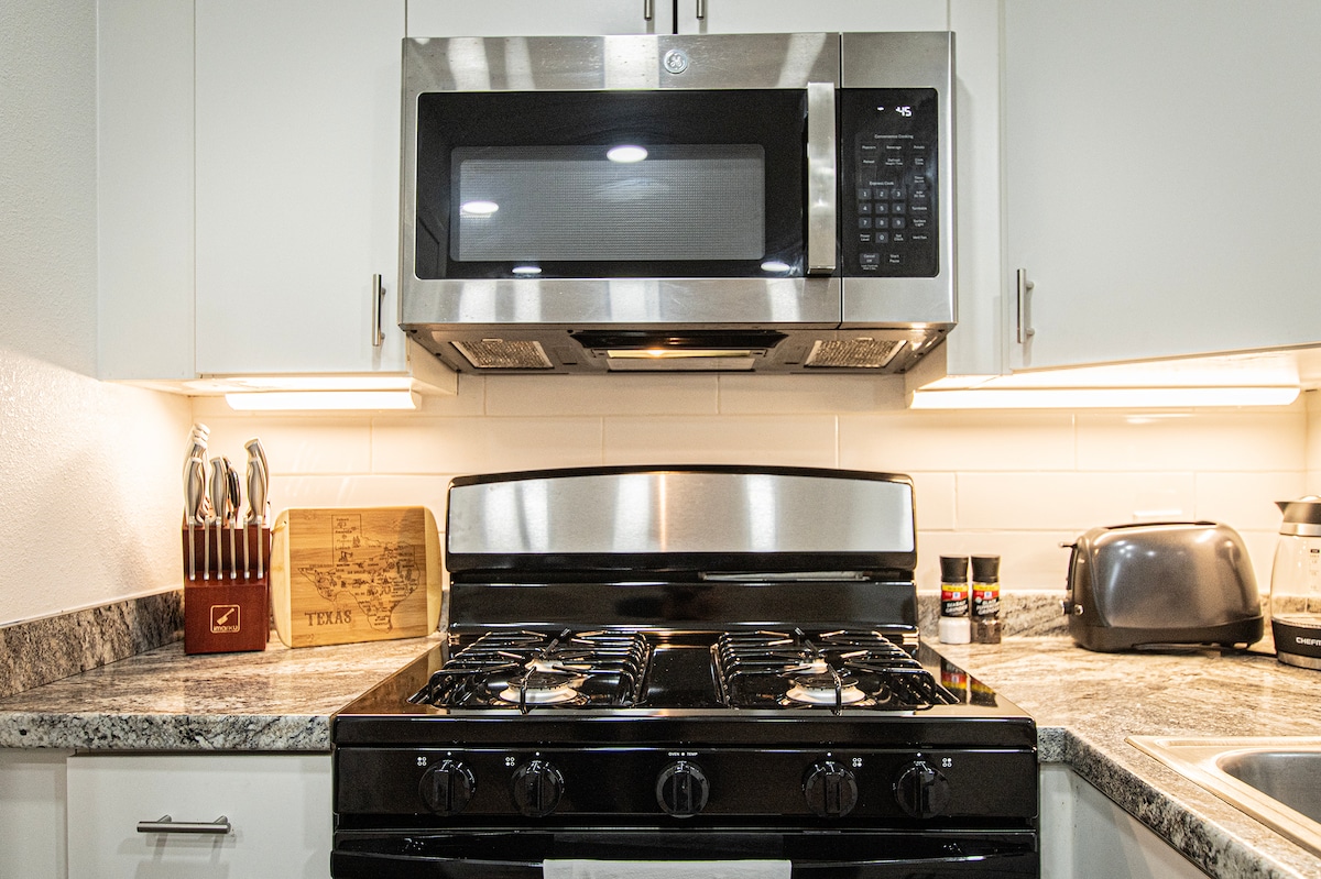 Downtown Austin Suite Retreat