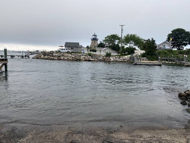 Sea Breeze Cottage by the shore gallery image 4