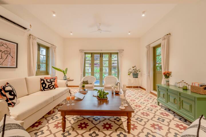 Living room image 1