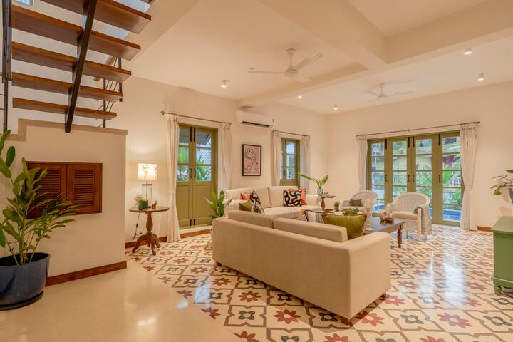 Living room image 4