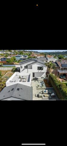 7br/5ba new Bay Park home with view – 10 min to DT gallery image 2