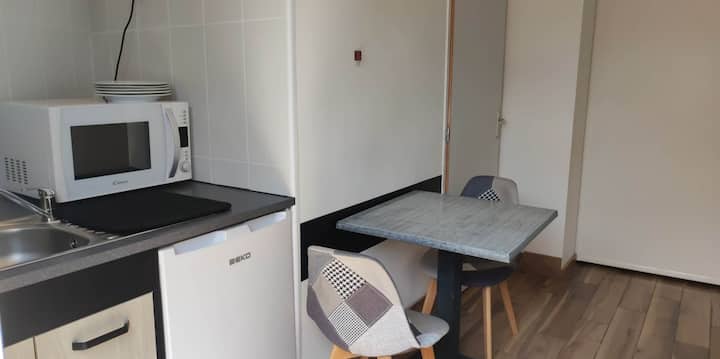 Studio Privée Avec Terrasse. - Les Herbiers