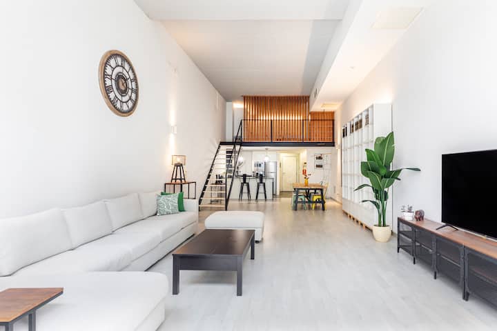 Spacious And Comfortable Loft Garden & Pool - Valencia Airport (VLC)