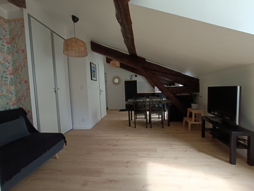 Erfolgreiche Airbnb-Immobilie: Under the Roofs in Grenoble