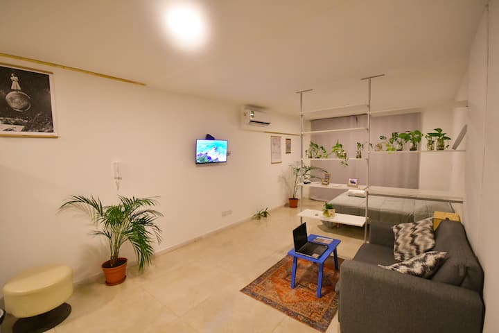 New one-bedroom apartment in Monserrat with balcony