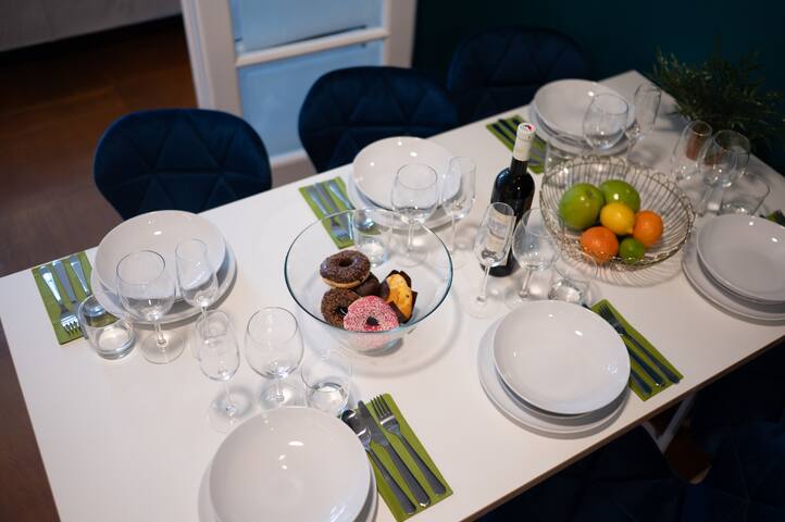 3B Bright & Beautiful:Newly Renovated 3BR Gem gallery image 4