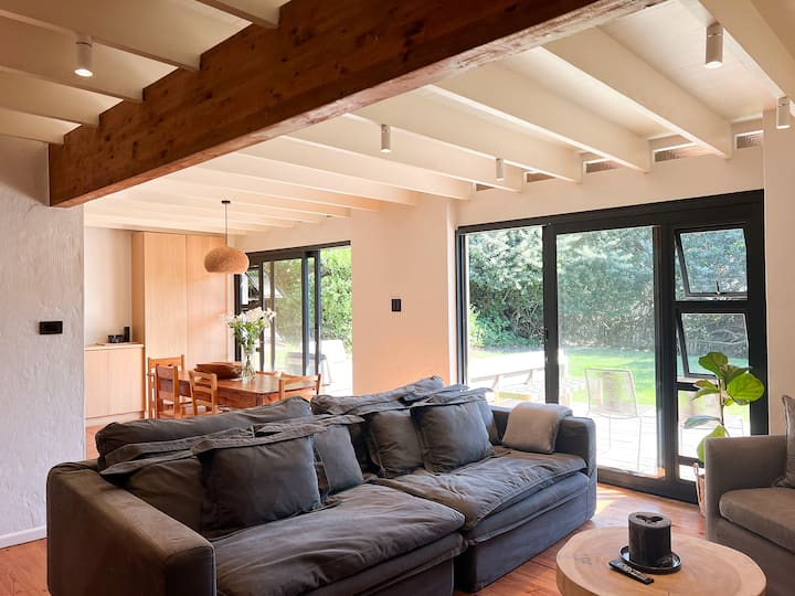 Modern Beach Cottage - A Minute Walk To The Beach - Cape Saint Francis