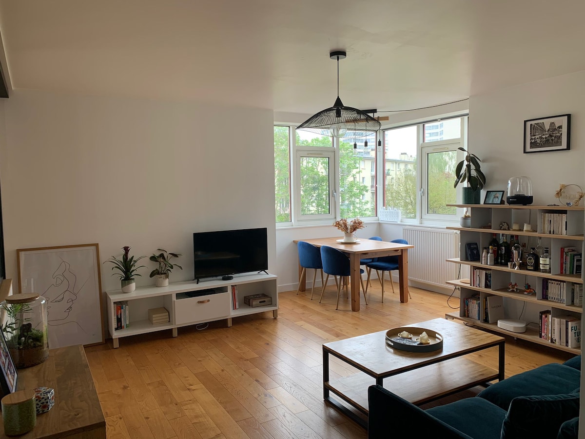 Successful Airbnb property: Beautiful 3 bedroom near the center and greenery in Bourg L'évesque La Touche Moulin Du Comte