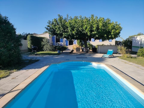 House with pool & landscaped garden