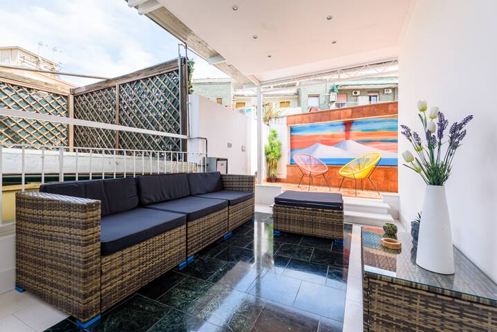 Amazing penthouse with terraces in the center gallery image 3