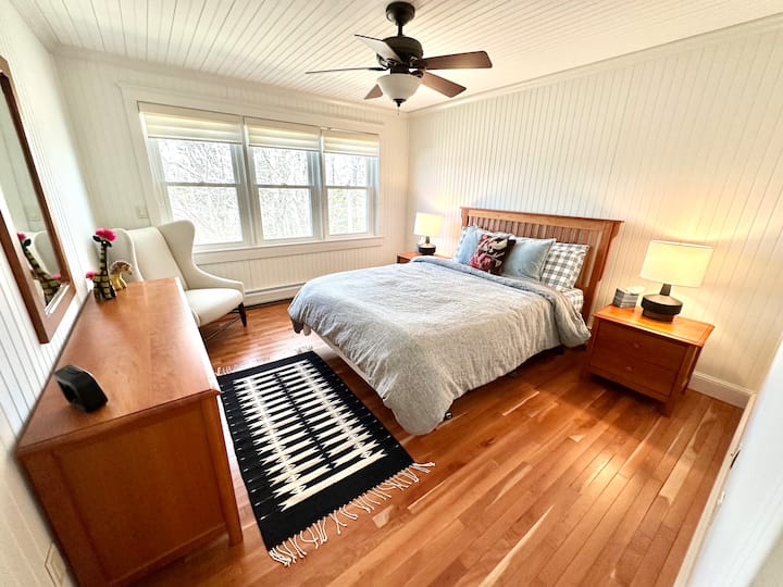 4th bedroom is setup as a 2nd master suite with attached bath