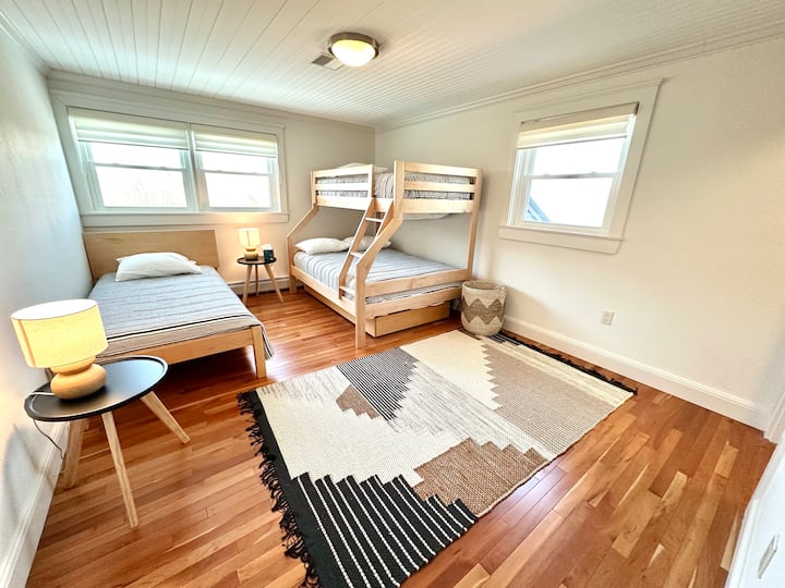 3rd bedroom includes a twin-over-full bunk and additional twin bed