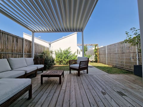 House of 70m² with its garden