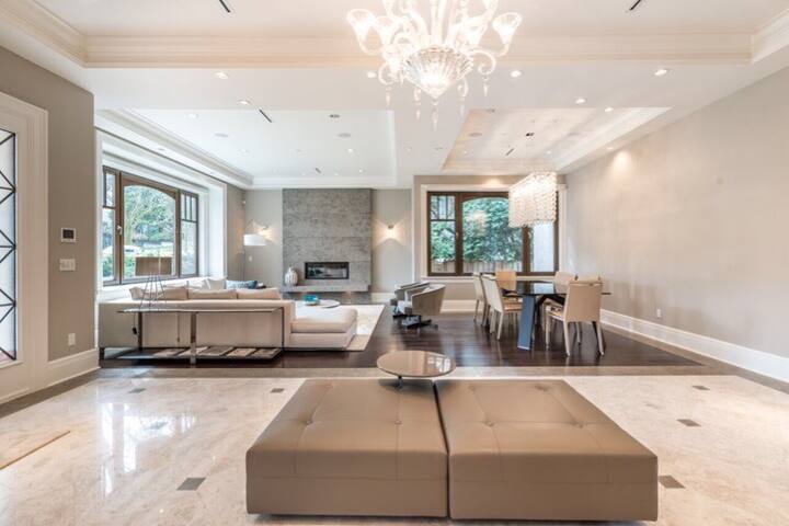 6BR Shaughnessy Luxe Retreat gallery image 3