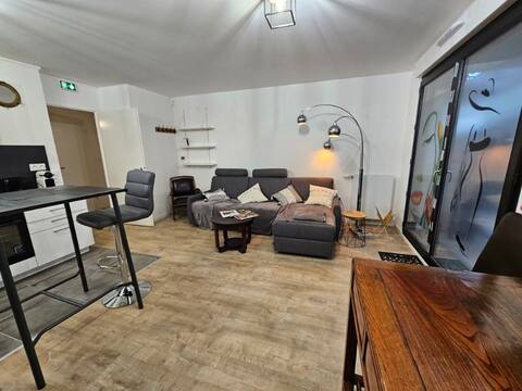 quiet, trendy and cozy