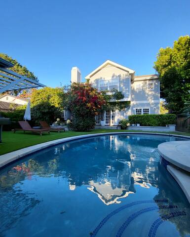 ~Private Pool House Charm~ gallery image 3