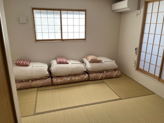 საძინებელი 1