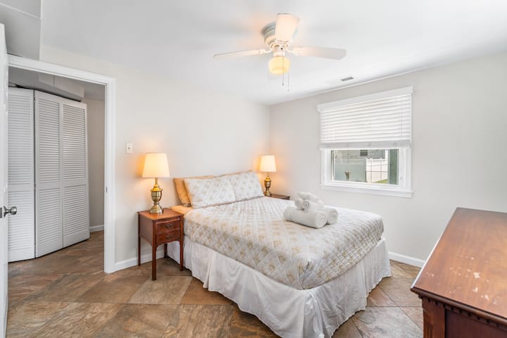 Საძინებელი 3 - საწოლი 152 × 203 სმ