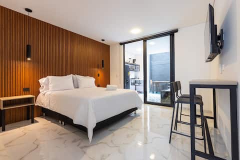 Private Jacuzzi• A+ Location•15 min Provenza•302