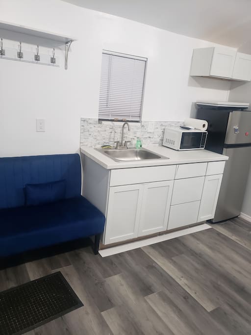 Modern Small Private Studio Tiny Home/Close to NYC