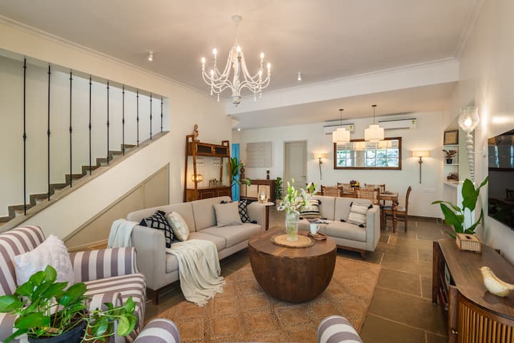 Living room image 3