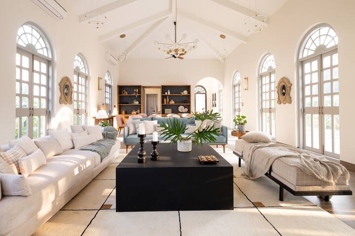 Living room image 3