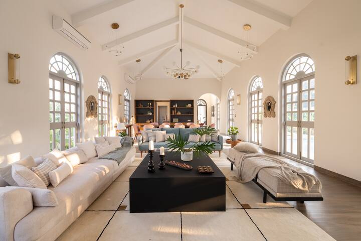 Living room image 2