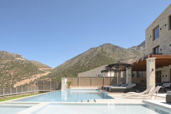 Elouera Villa I, with Pool, Spa Whirlpool, SeaView gallery image 2