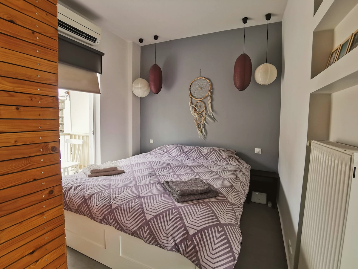 Úplne nová manželská posteľ a matrac (2,00 x 1,60)