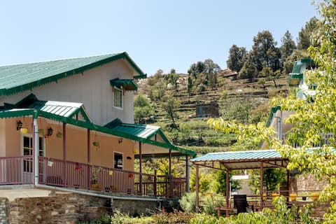 Roastays Mukteshwar - 360 degree Mountain View