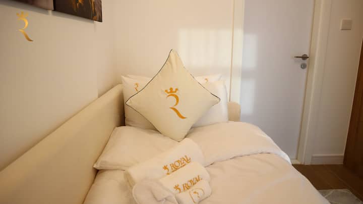 เพลิดเพลินกับการพักผ่อนด้วยห้องนอนที่ออกแบบมาเพื่อให้ทั้งความสวยงามและการพักผ่อนที่ดีที่สุด