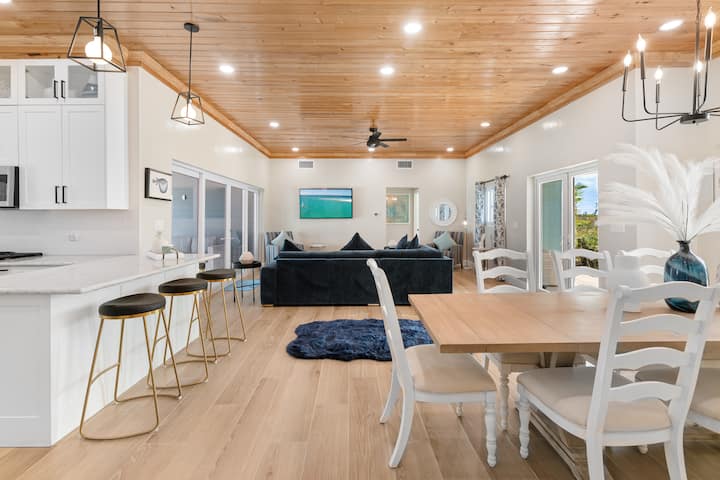 Luxury Private Oceanfront Villa - Bahamas