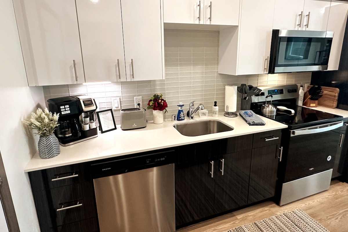All the convenances you will need in your fully stocked kitchen. Yes, it has a dishwasher.